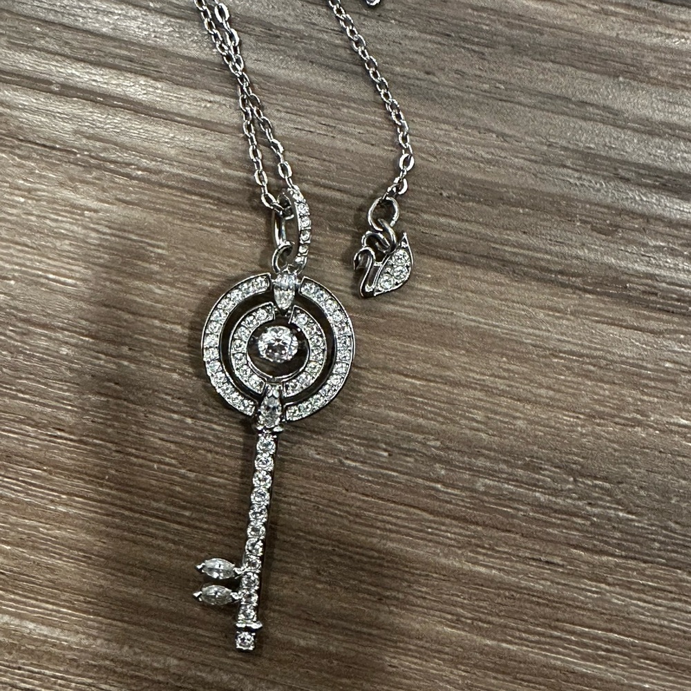 Swarovski Sparkling Dance Key
Pendant with Chain - Picture 8 of 9